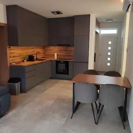 Breeze Jacuzzi House Дом отдыха Шиофок