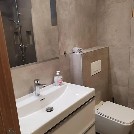 Дом отдыха Breeze Jacuzzi House Шиофок