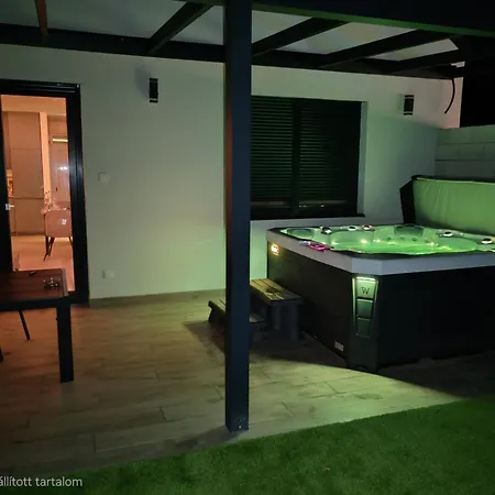 Breeze Jacuzzi House Шиофок